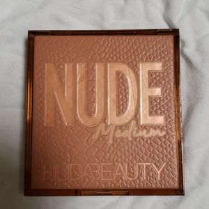 Huda Beauty Nude Medium